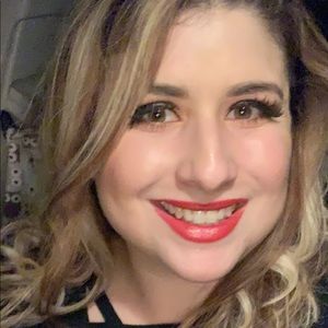 Meet your Posher, Katelyn